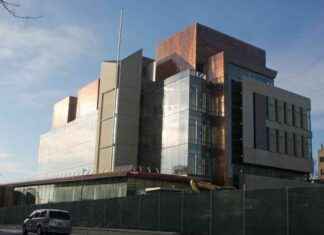 Man Pleads Guilty in College of Staten Island Bathroom Recording Incident: What You Need to Know news-24092024-172302