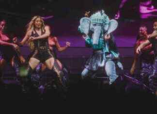 Ellie on the Aux: The Pump-Up Playlist Behind NY Liberty’s Viral Mascot news-24092024-183214