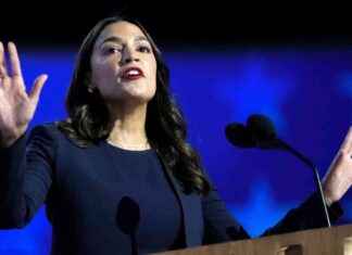 AOC Calls for NYC Mayor to Step Down news-26092024-012755