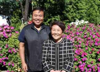 81-Year-Old Former Nurse Behind Popular Thai Restaurant in Queens news-26092024-143920