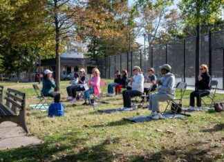 Senior Fitness Fair 2022: City Parks Foundation Event with Mr. Met – QNS news-10102024-232147