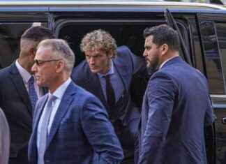 Jury Selection Begins in Daniel Penny Trial for Jordan Neely Chokehold Death news-22102024-110524