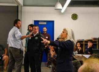 Political Dispute Erupts at Eastern Queens Waterfront Greenway Workshop news-26102024-002056