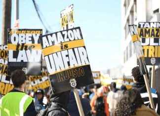 Amazon faces largest U.S. strike as Maspeth teamsters join nationwide picket lines – QNS amazon-faces-largest-us-strike-as-maspeth-teamsters-join-nationwide-picket-lines-qns