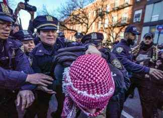 Protest over ICE arrest of Mahmoud Khalil in Manhattan protest-over-ce-arrest-of-mahmoud-khalil-in-manhattan