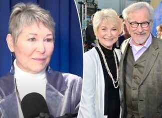 Dee Wallace Opens Up About Disagreement with Steven Spielberg dee-wallace-opens-up-about-disagreement-with-steven-spielberg