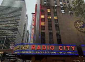 Knicks Fans Reflect on Energy and Passion at Radio City Watch Party knicks-fans-reflect-on-energy-and-passion-at-radio-city-watch-party