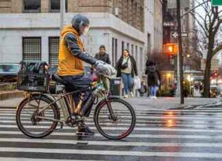 NYPD policy targets bicyclists, sparks outrage | SEO: NYPD policy criminalizes bicyclists nypd-policy-targets-bicyclists-sparks-outrage-seo-nypd-policy-criminalizes-bicyclists